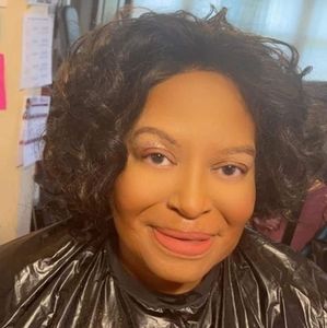 Meet your Posher, Linda